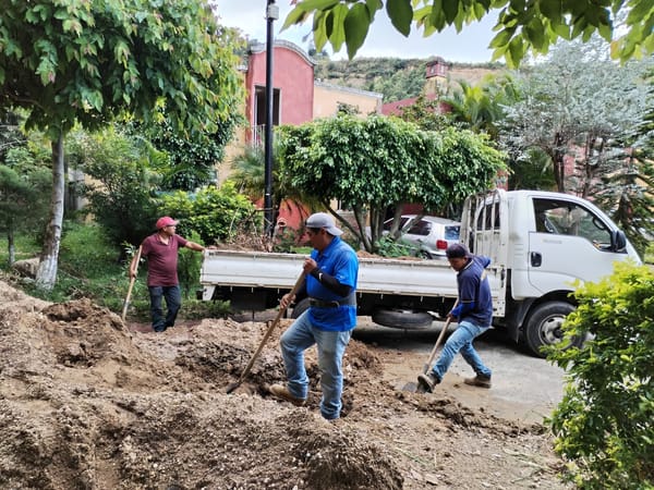 Extracción de tierra por derrumbes